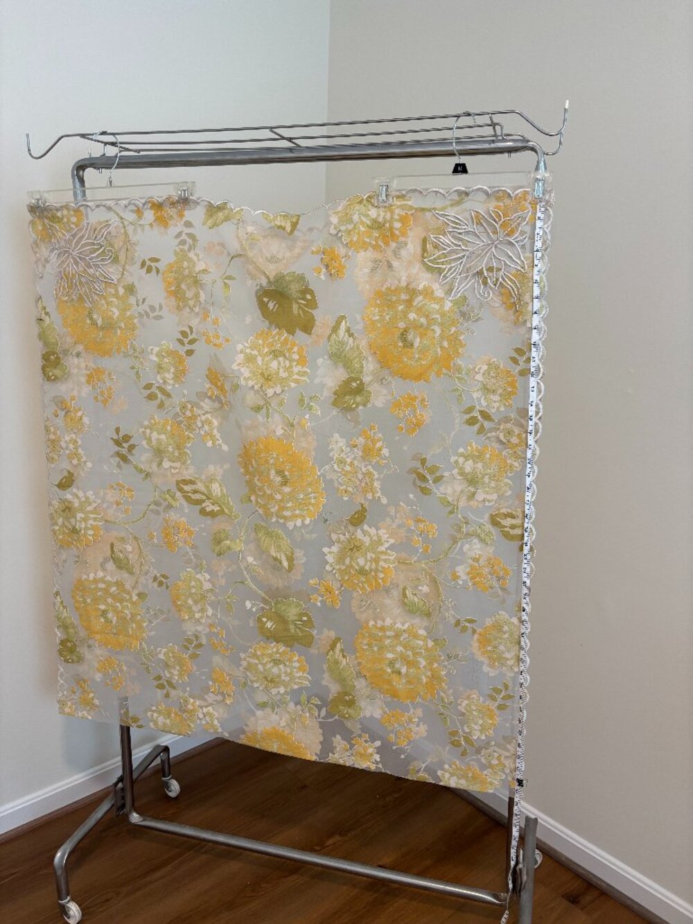 Embroidered white Palachi organza dupatta/ stole with yellow and white flowers